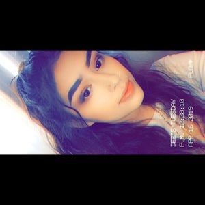 Meet your Posher, Dee